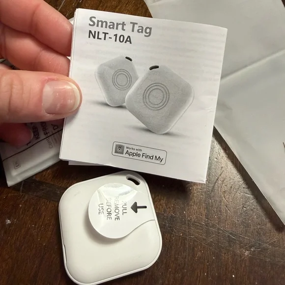 White Smart Tags - Picture 3 of 3
